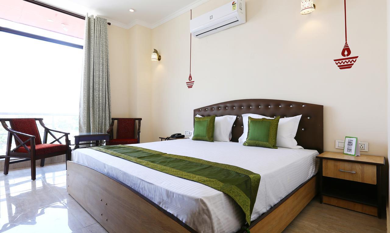 Treebo Blessing Bells Hotel Dehradun Eksteriør billede