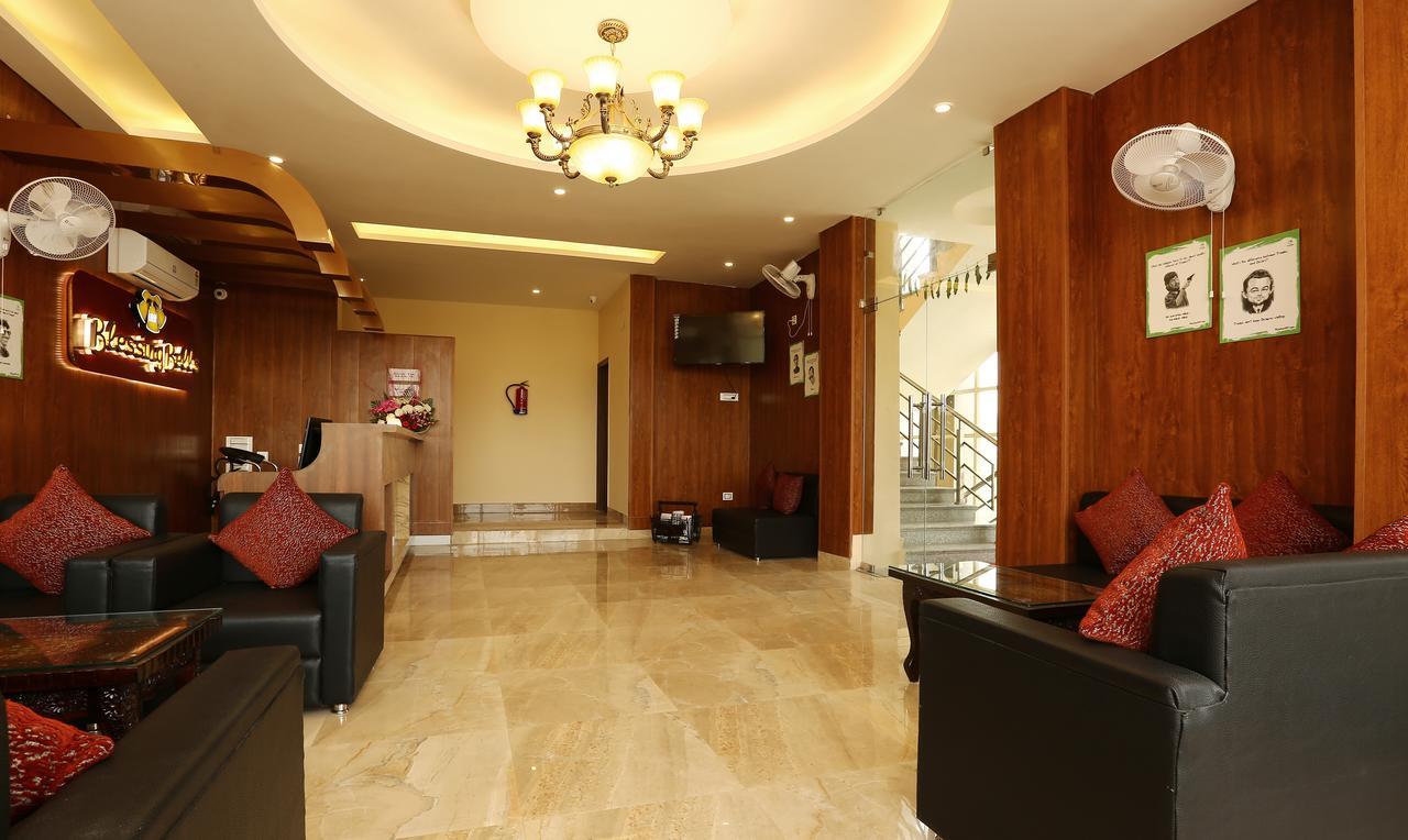 Treebo Blessing Bells Hotel Dehradun Eksteriør billede