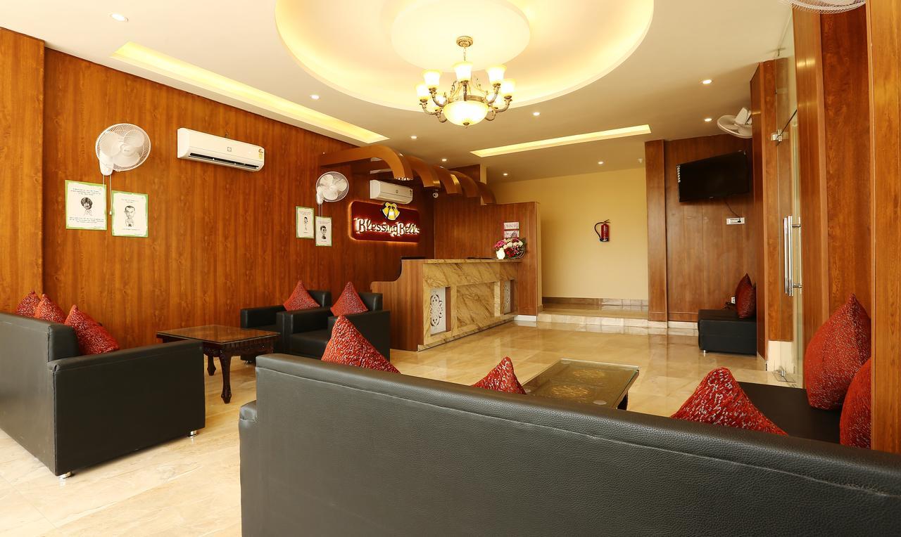 Treebo Blessing Bells Hotel Dehradun Eksteriør billede