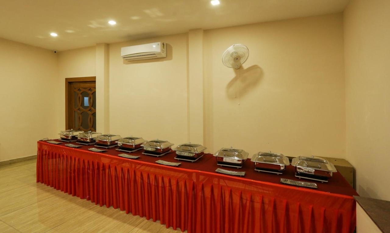 Treebo Blessing Bells Hotel Dehradun Eksteriør billede